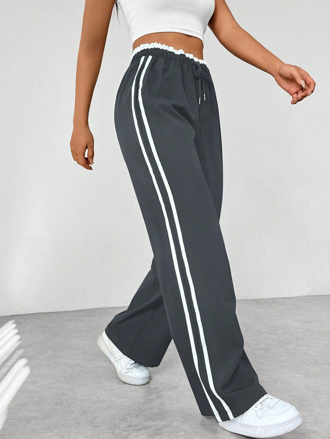 Sportive Wide-Leg Women’s Pants
