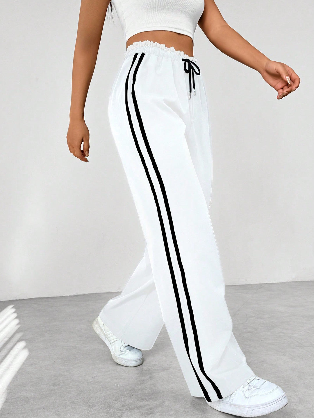 Sportive Wide-Leg Women’s Pants