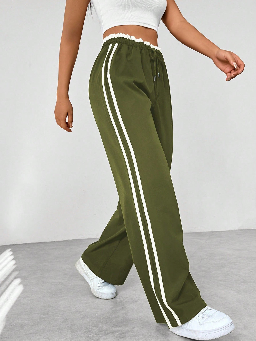 Sportive Wide-Leg Women’s Pants