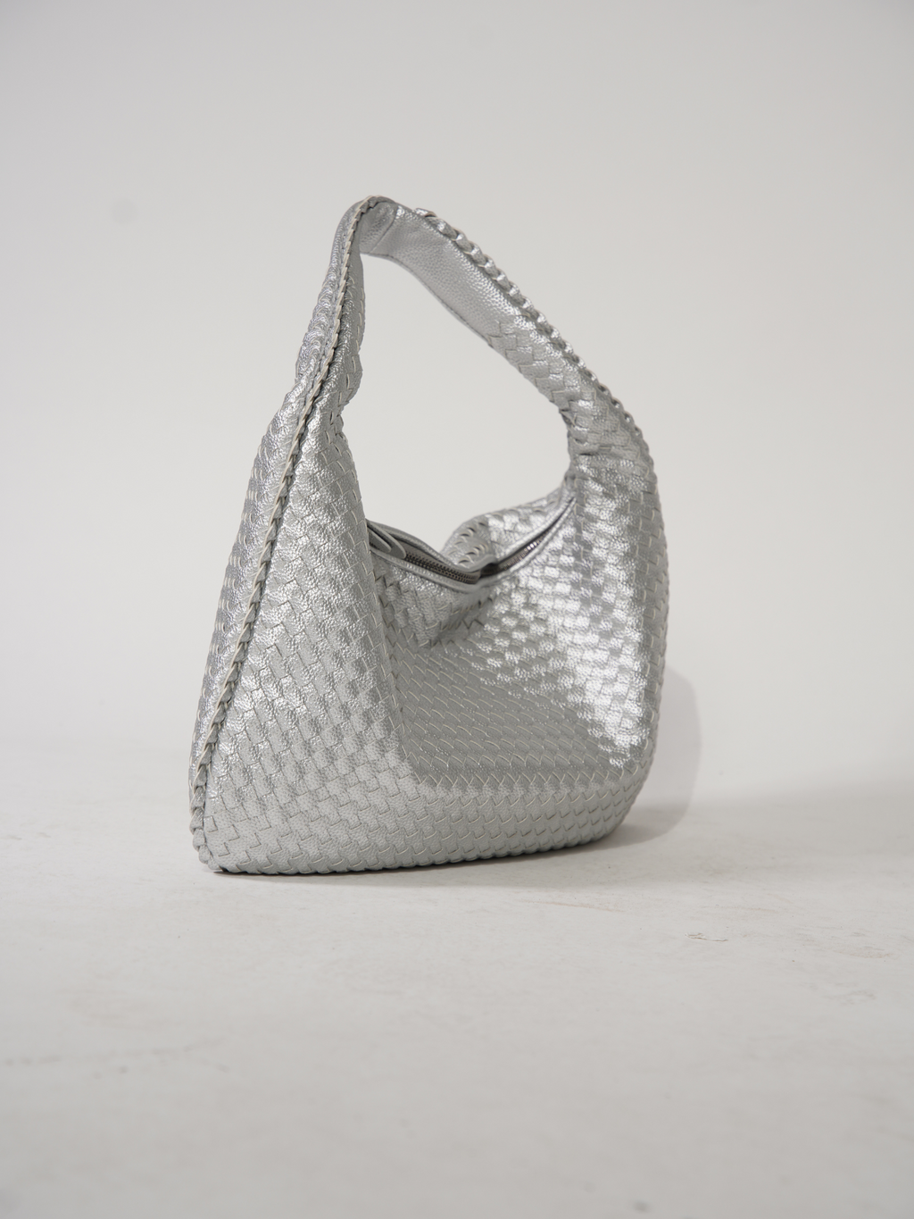 LYONNE – ONE SHOULDER WONDER BAG