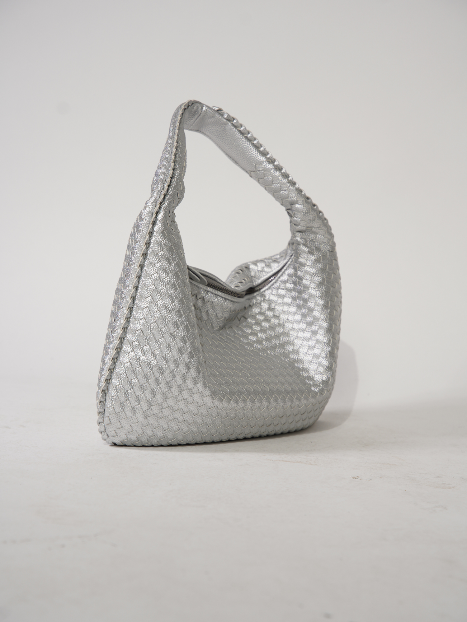 LYONNE – ONE SHOULDER WONDER BAG