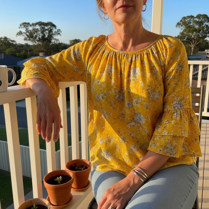 Thea™ | Vintage Blouse With Floral Pattern