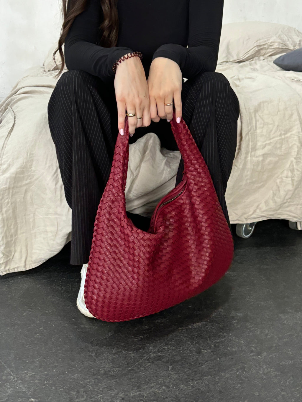 LYONNE – ONE SHOULDER WONDER BAG