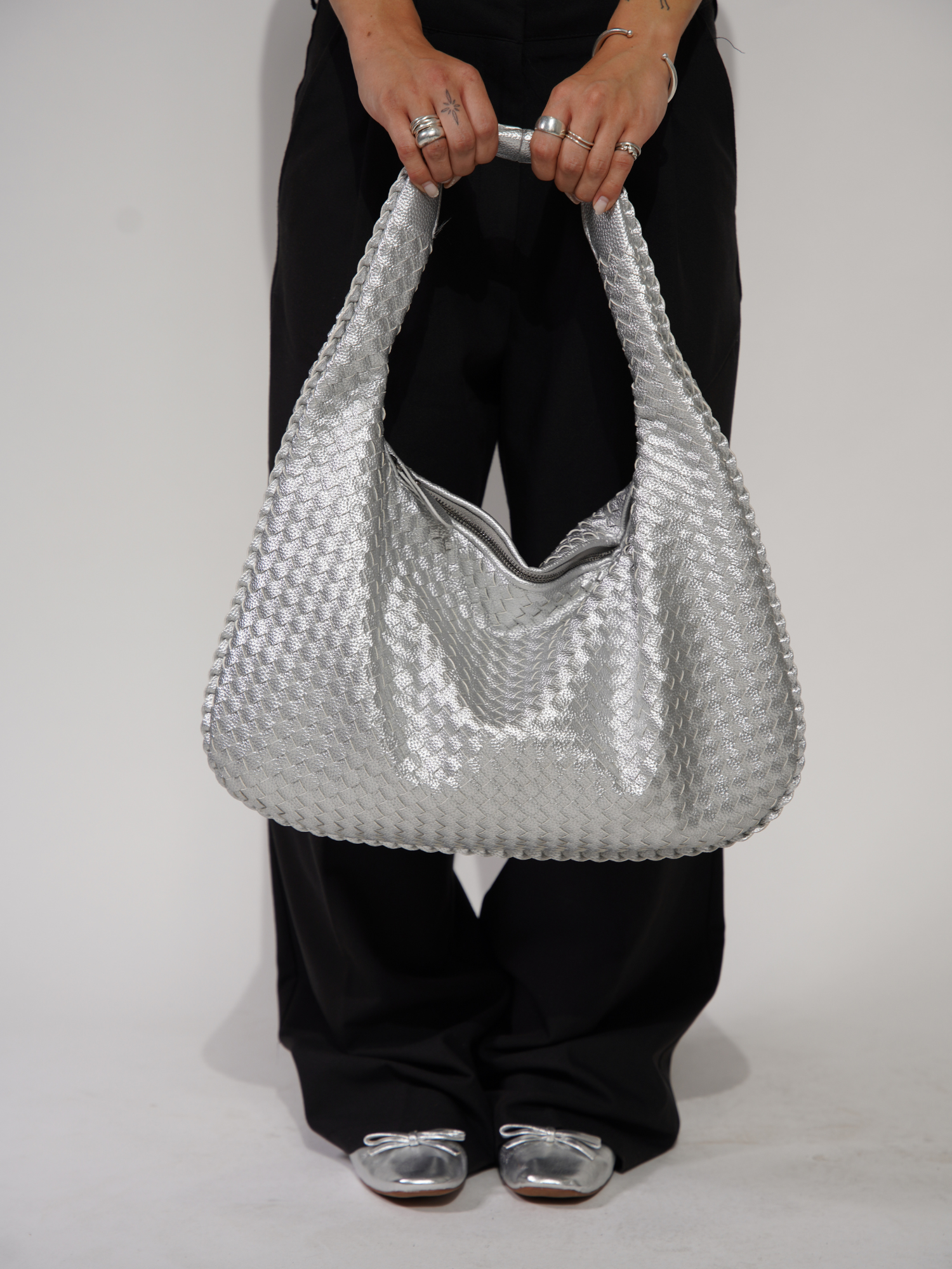 LYONNE – ONE SHOULDER WONDER BAG