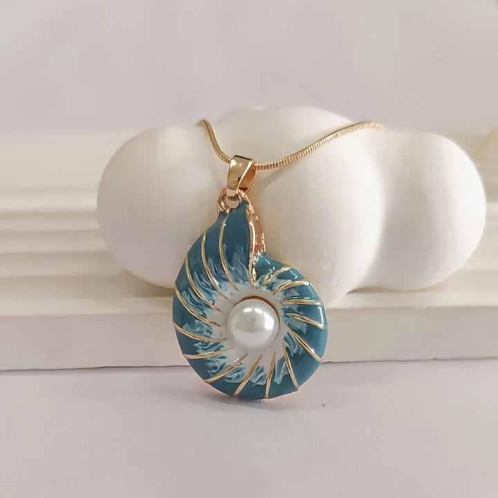 Seashell Pearl Gold Necklace