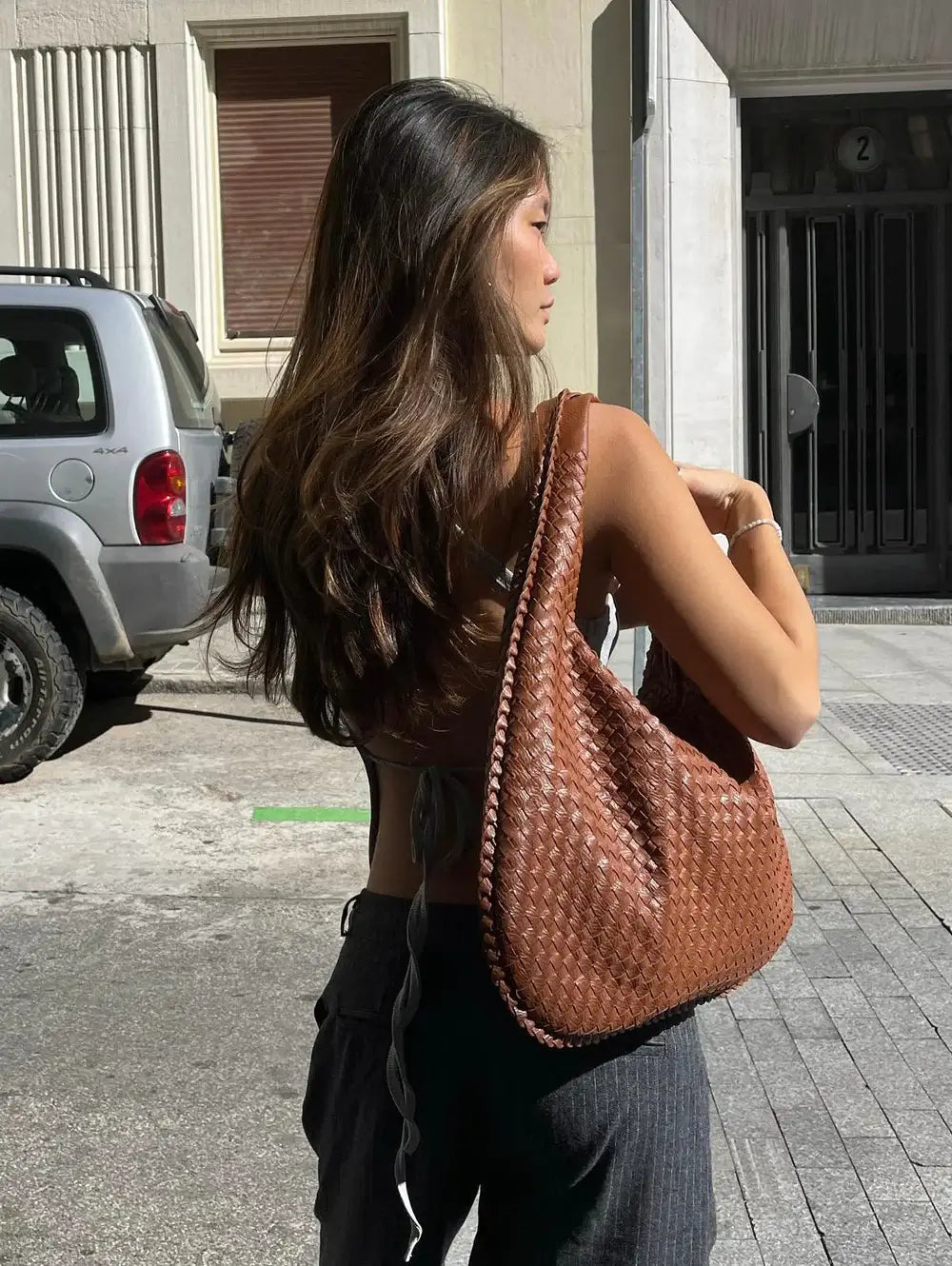 TRIANNA – WOVEN SHOULDER BAG