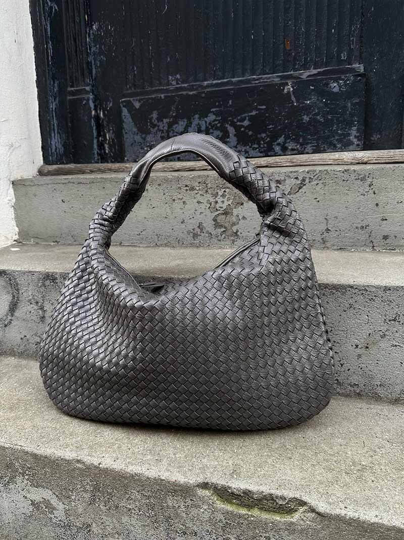 TRIANNA – WOVEN SHOULDER BAG